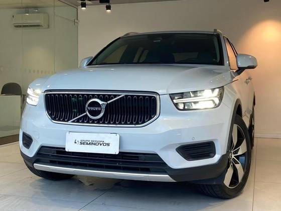 VOLVO XC40 2.0 T4 GASOLINA MOMENTUM GEARTRONIC